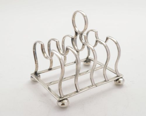 Nice Silver Toast Rack - London 1915