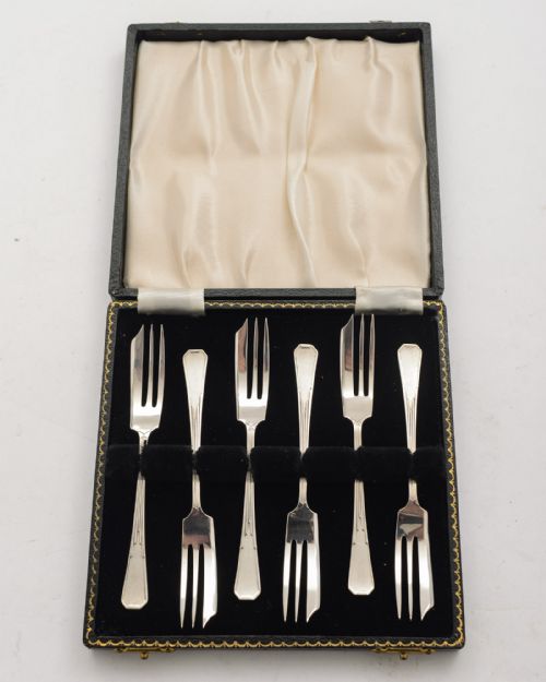 Nice Cased Set of 6 Silver Cake Forks - Sheffield 1958