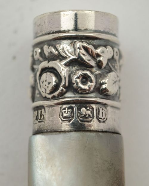 Lovely Victorian M.O.P Handled Magnifying Glass - Sheffield 1894