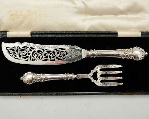 Lovely Victorian Cased Silver Plated Fish Serving set - circa 1880