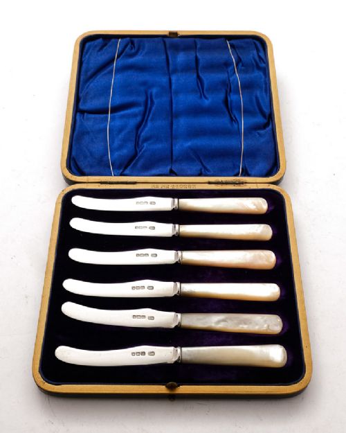 Nice Set Edwardian Mother of Pearl Butter Knives - 1904