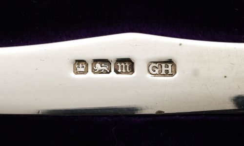 Nice Set Edwardian Mother of Pearl Butter Knives - 1904