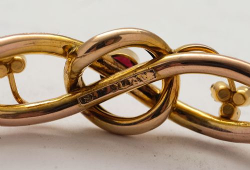 Fabulous 9 carat gold Victorian hinged Bangle - circa 1880