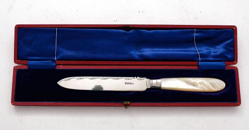 Lovely Edwardian Silver Bladed Cake Knife - Sheffield 1910