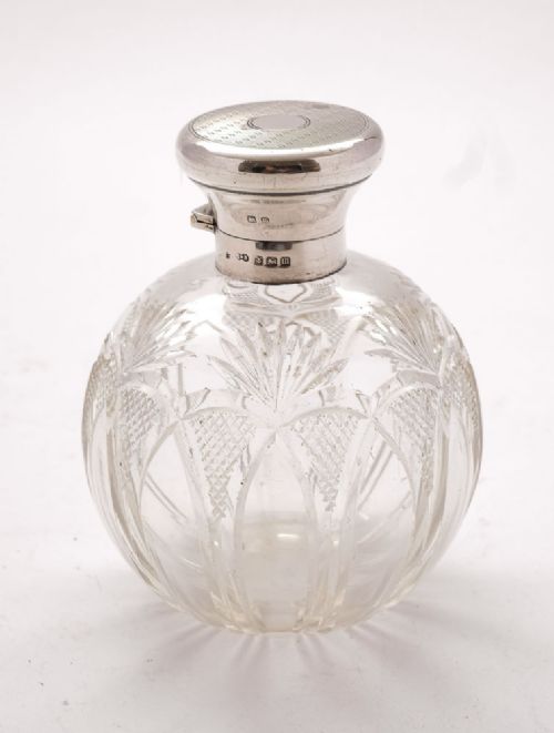 Gorgeous Silver Topped Scent Bottle - Birmingham 1911