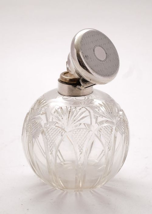 Gorgeous Silver Topped Scent Bottle - Birmingham 1911