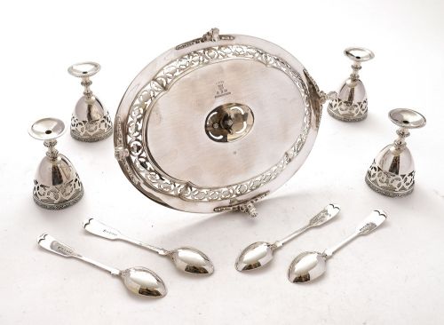 Gorgeous Elkington George V Silver Plated Egg Cruet - 1914