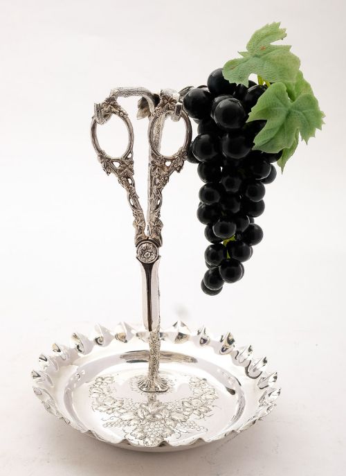 Stunning Victorian Silver plated grape dish - circa 1890