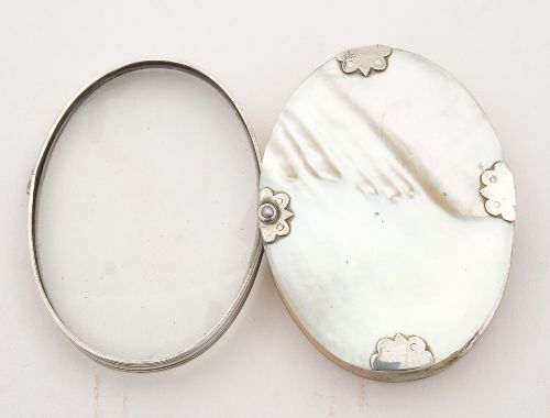 Nice Georgian Silver & MOP Folding Magnifying Glass - Circa 1820
