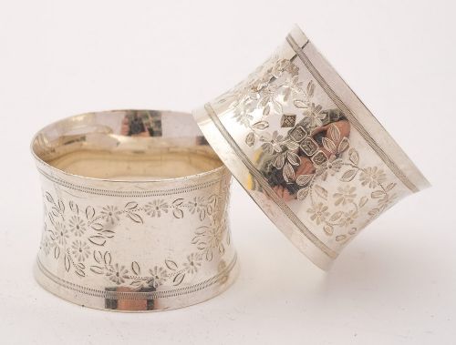 Lovely Cased Pair of Edwardian Silver Napkin Rings Sheffield 1907