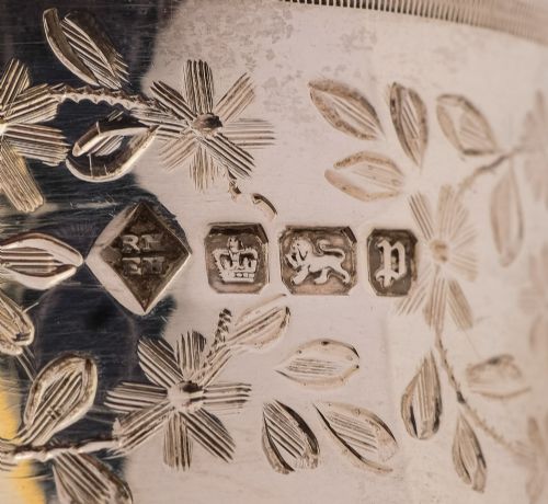 Lovely Cased Pair of Edwardian Silver Napkin Rings Sheffield 1907