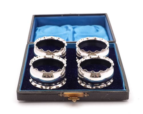 Lovely cased set Edwardian Napkin Rings - Birmingham 1901