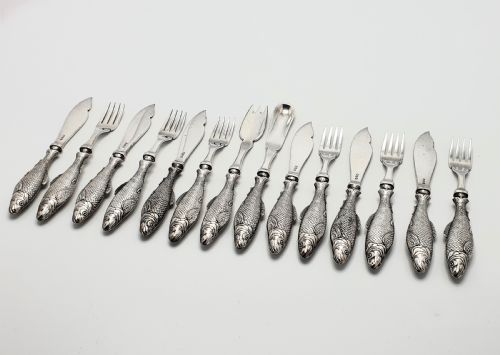 A Stunning 14-piece Harrods fish set - English antique - 1911