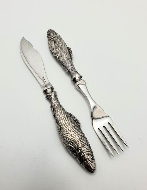 A Stunning 14-piece Harrods fish set - English antique - 1911