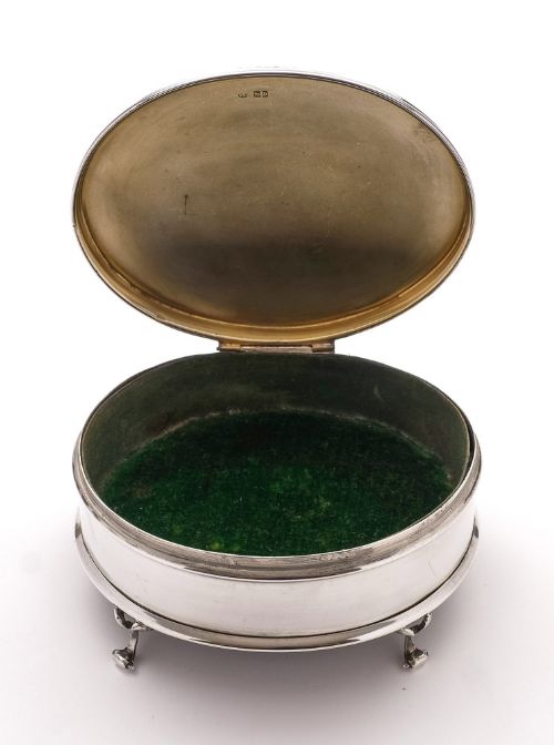 Pretty English antique silver trinket / jewellery box - London 1917