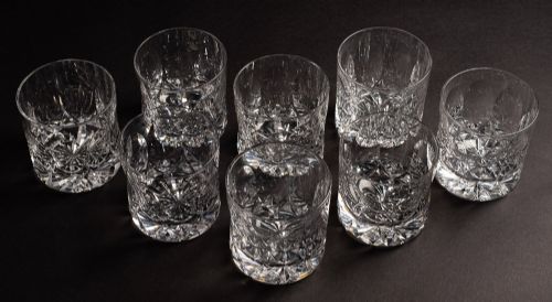 精美 8 件套切割玻璃杯 - 约 1920 年