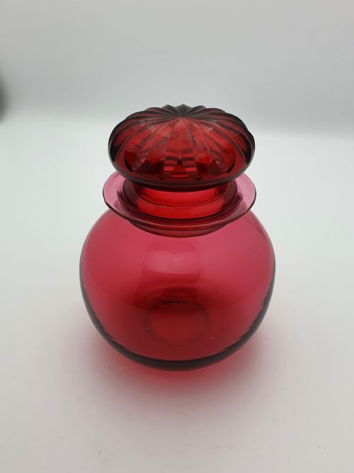 可爱的爱德华式蔓越莓玻璃罐 - 约 1905 年