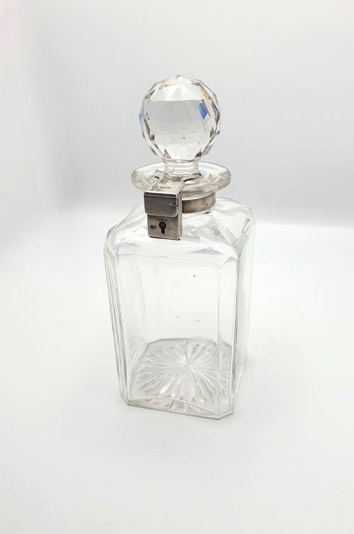 令人惊叹的古董爱德华时代银质切割水晶锁式酒瓶 - 1907 年