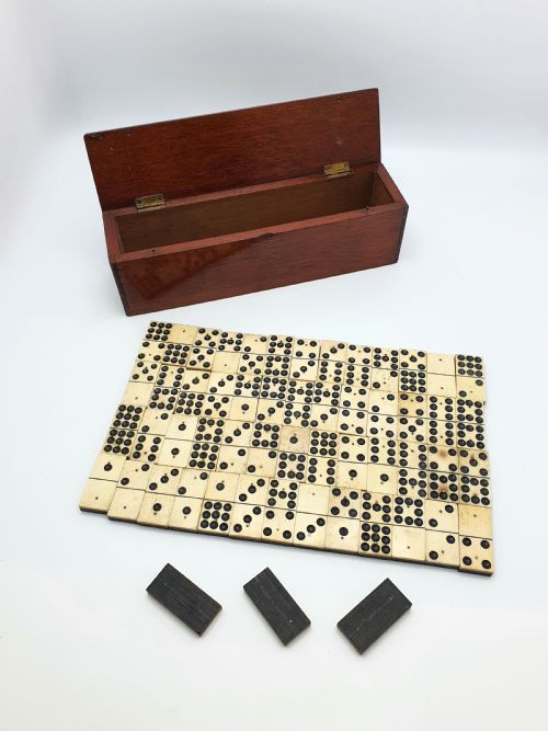 Nice Antique Edwardian Boxed Set of Nines Dominoes - circa 1905