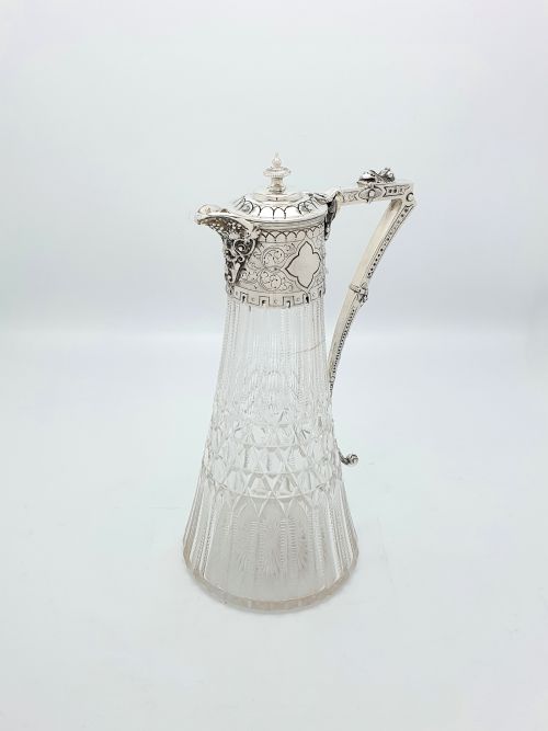 精美的维多利亚式雕花玻璃和镀银红葡萄酒壶 - 约 1880 年