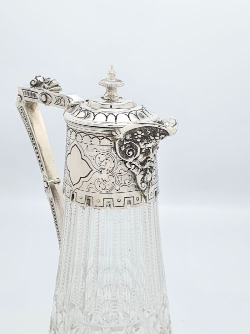 精美的维多利亚式雕花玻璃和镀银红葡萄酒壶 - 约 1880 年