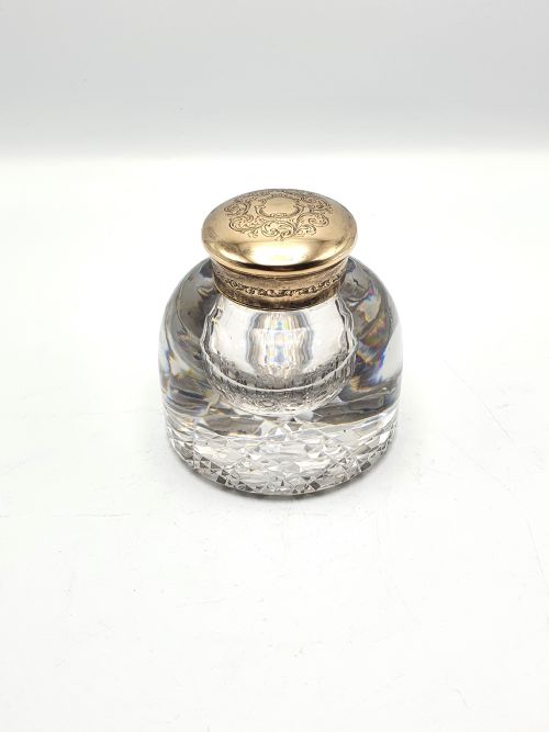 精美大型维多利亚式雕花玻璃墨水瓶 - 约 1880 年